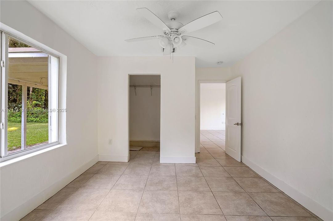 Active With Contract: $2,500 (2 beds, 1 baths, 1016 Square Feet)