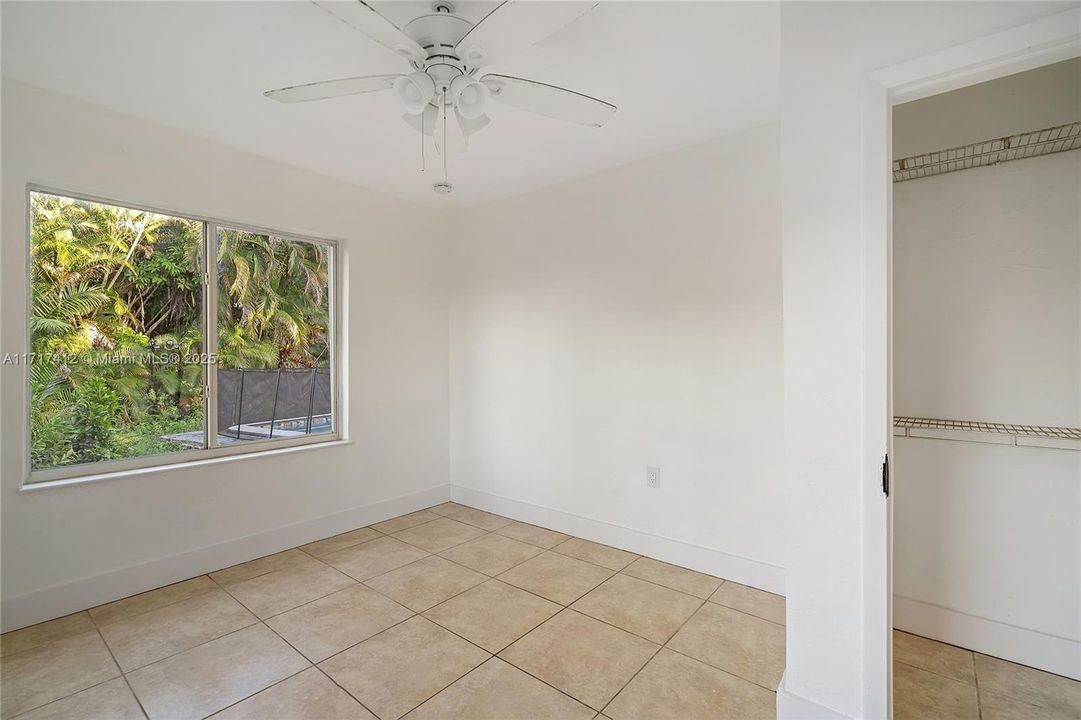 Active With Contract: $2,500 (2 beds, 1 baths, 1016 Square Feet)