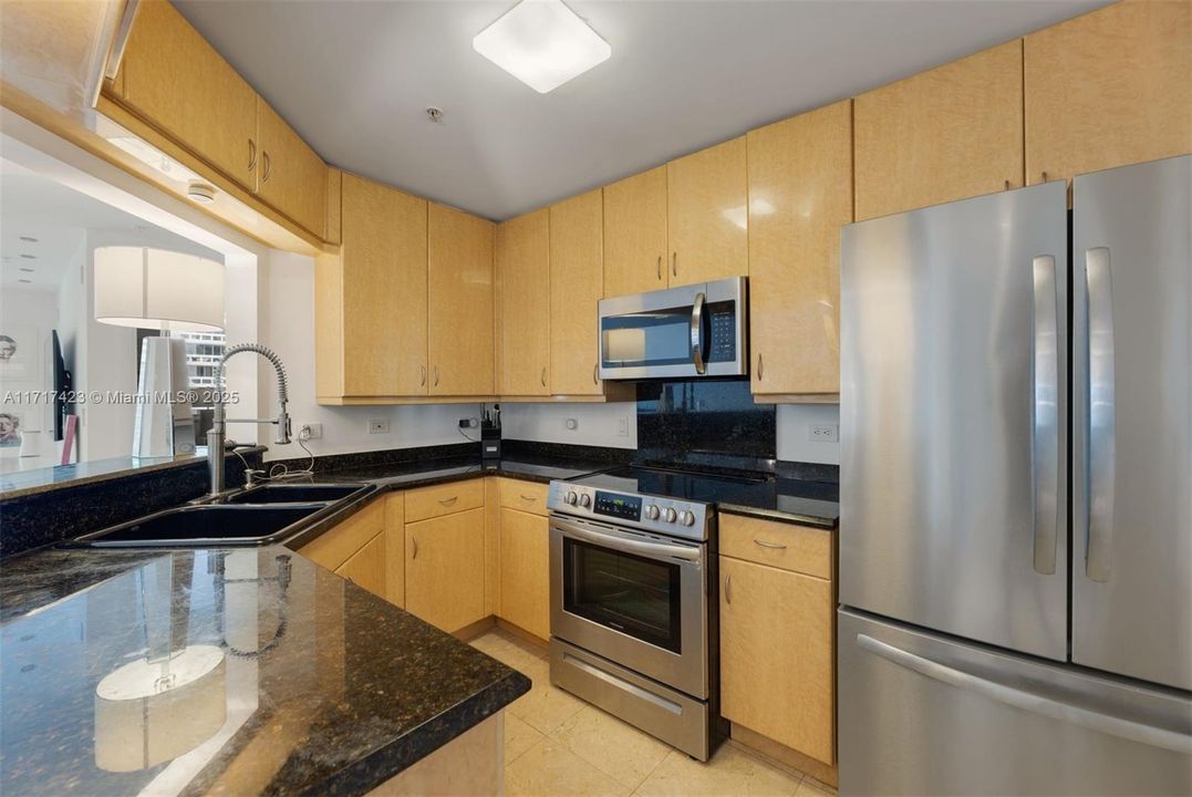 For Rent: $3,150 (1 beds, 1 baths, 863 Square Feet)