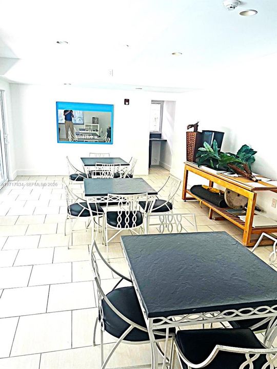 En Venta: $389,999 (2 camas, 2 baños, 929 Pies cuadrados)