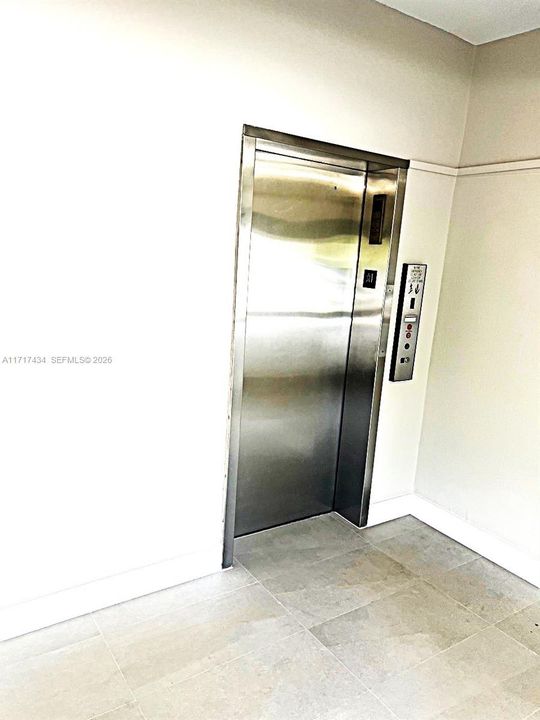 En Venta: $389,999 (2 camas, 2 baños, 929 Pies cuadrados)