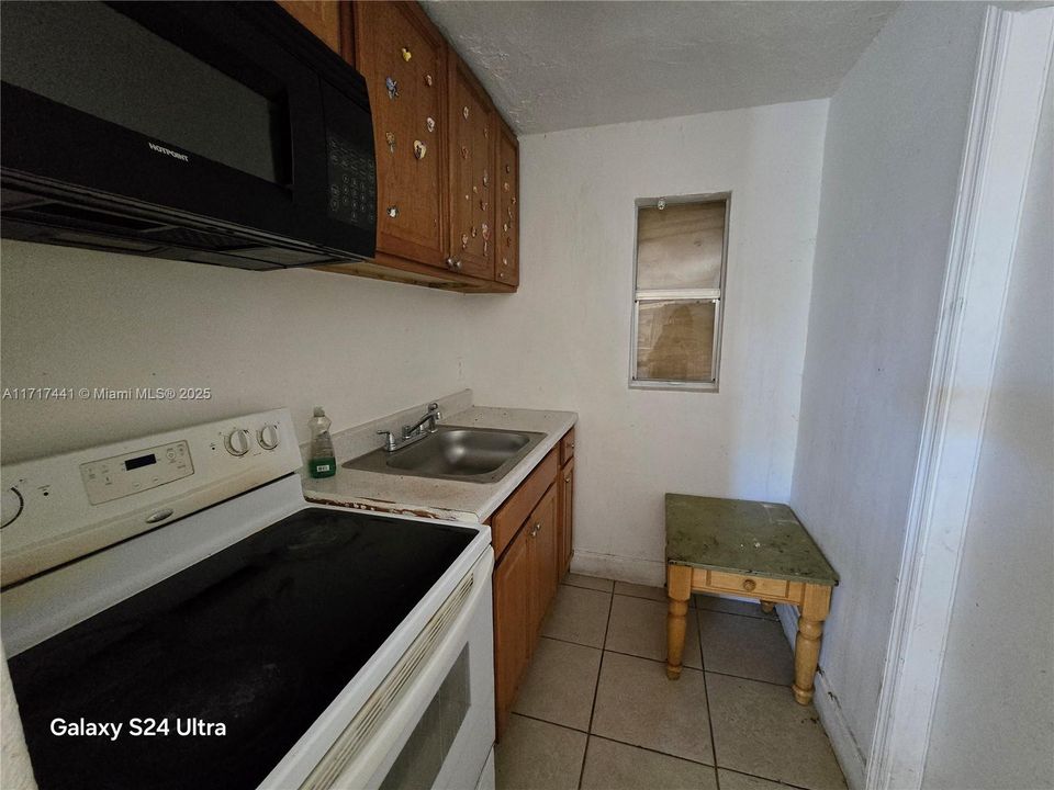 For Rent: $1,650 (2 beds, 1 baths, 528 Square Feet)