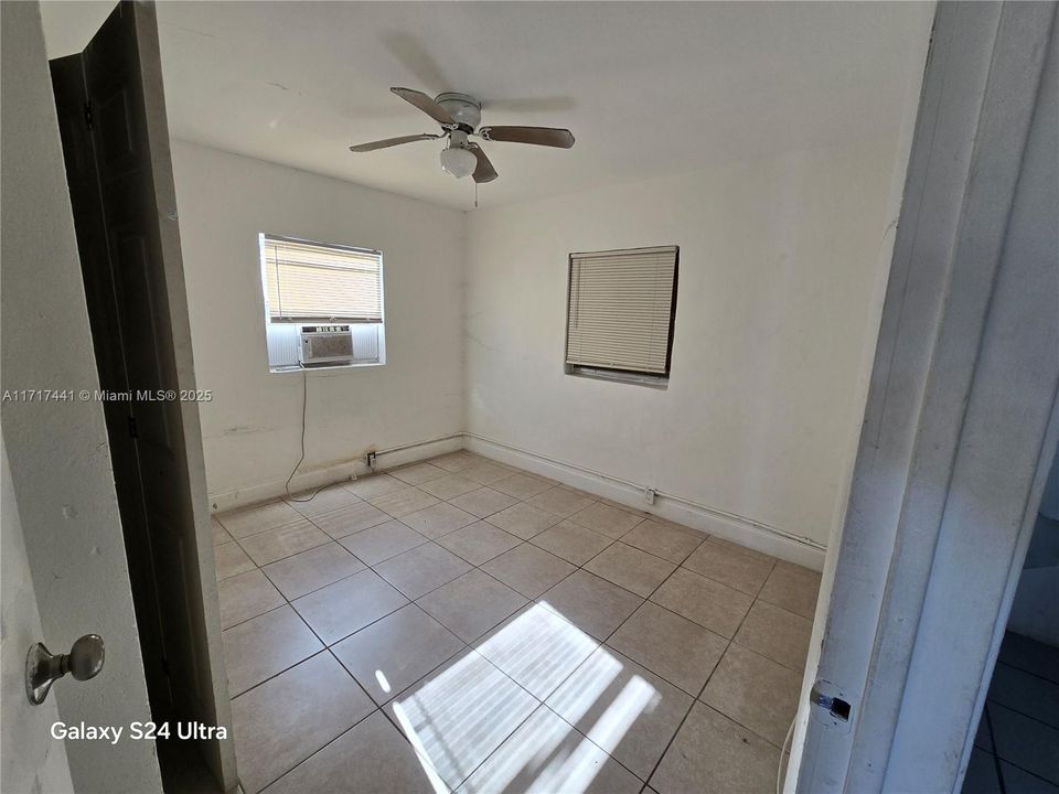 For Rent: $1,650 (2 beds, 1 baths, 528 Square Feet)