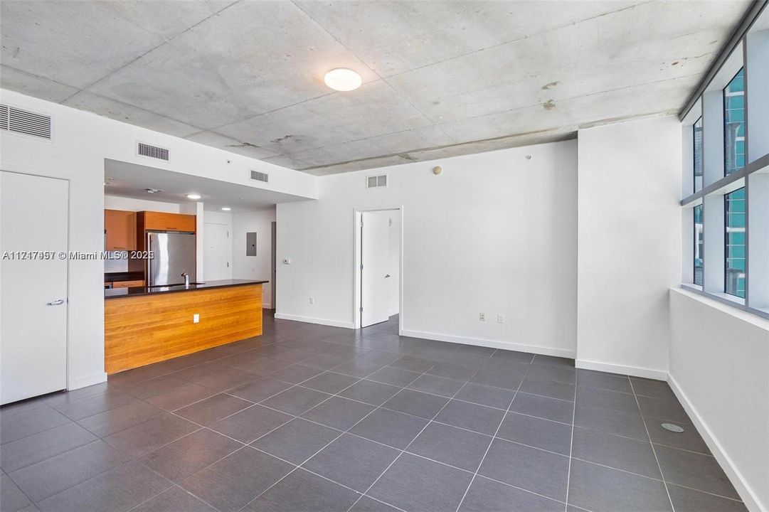 For Rent: $4,500 (2 beds, 2 baths, 1263 Square Feet)