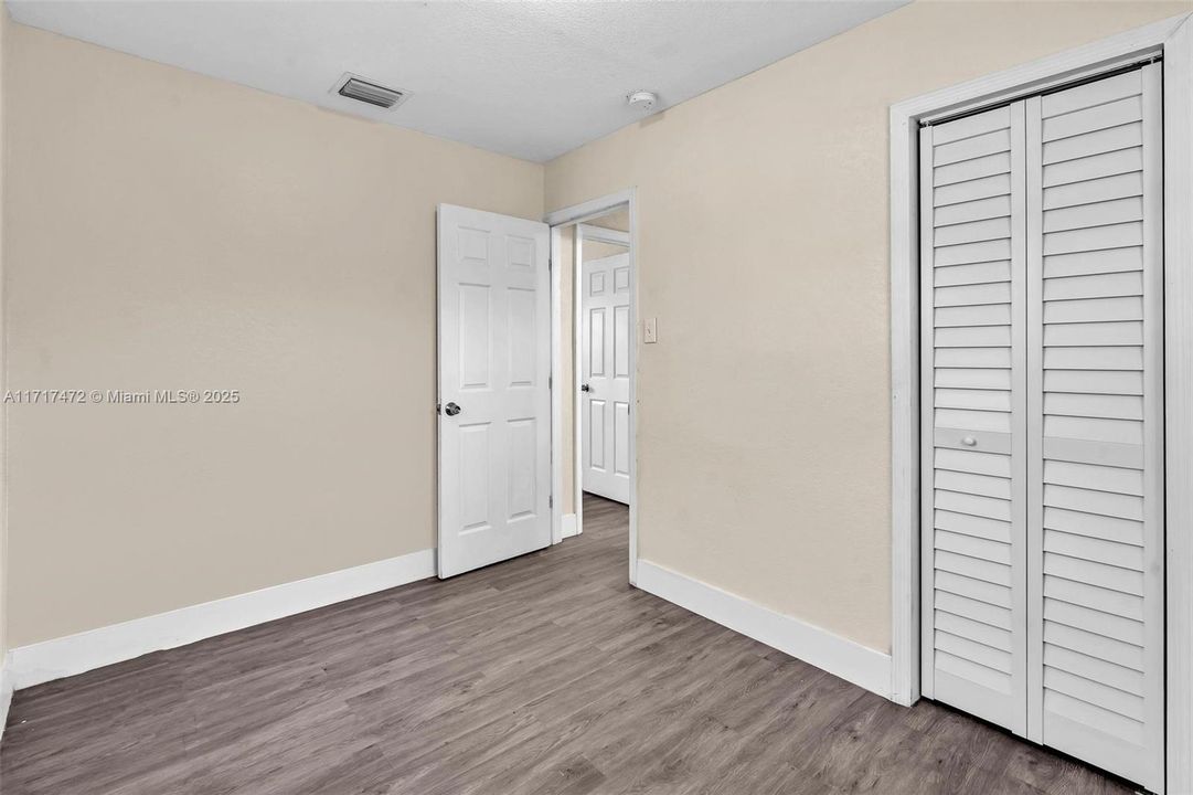 For Sale: $375,000 (3 beds, 2 baths, 1259 Square Feet)