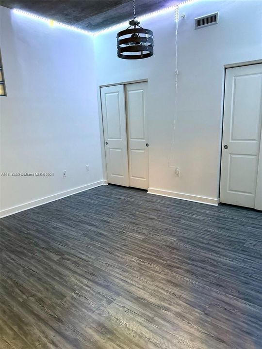 For Rent: $2,200 (1 beds, 1 baths, 774 Square Feet)