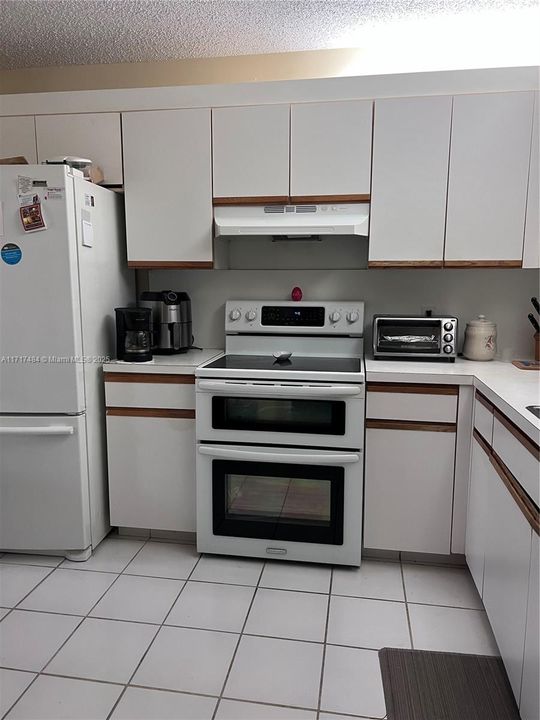 For Rent: $1,725 (2 beds, 1 baths, 1020 Square Feet)