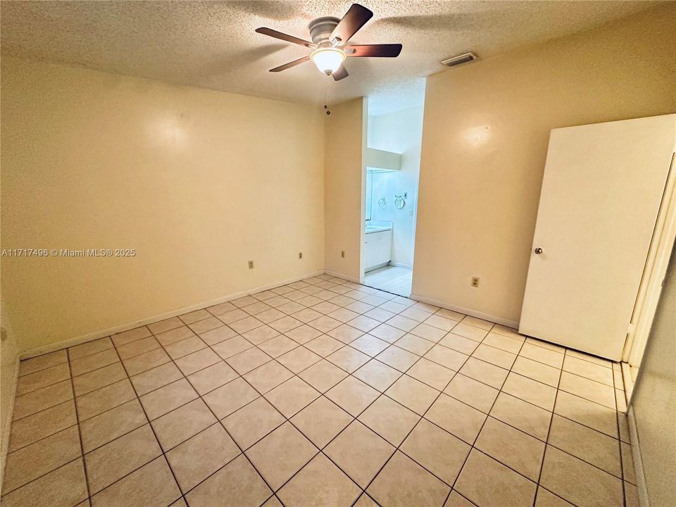 Main Bedroom /Vanity