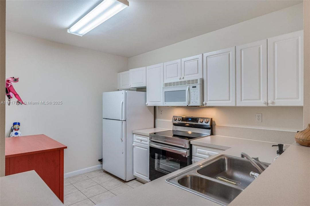 For Rent: $2,600 (2 beds, 2 baths, 1153 Square Feet)