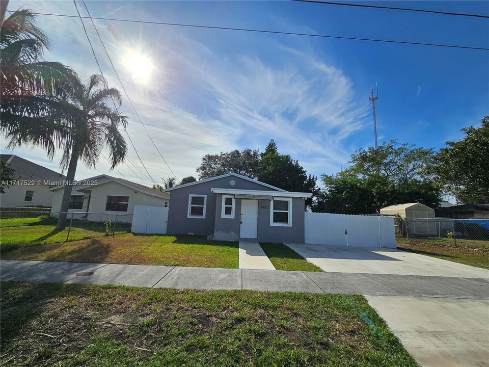 For Sale: $475,000 (3 beds, 2 baths, 1134 Square Feet)