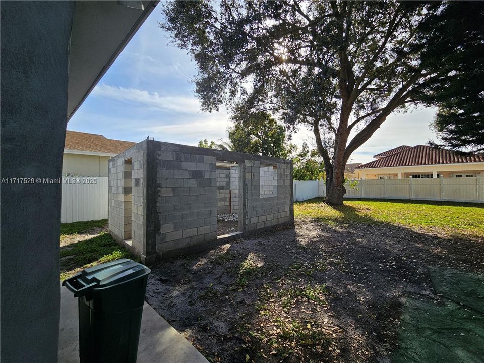 For Sale: $475,000 (3 beds, 2 baths, 1134 Square Feet)