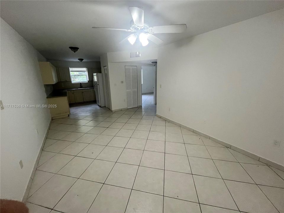 For Rent: $2,200 (2 beds, 1 baths, 18376 Square Feet)