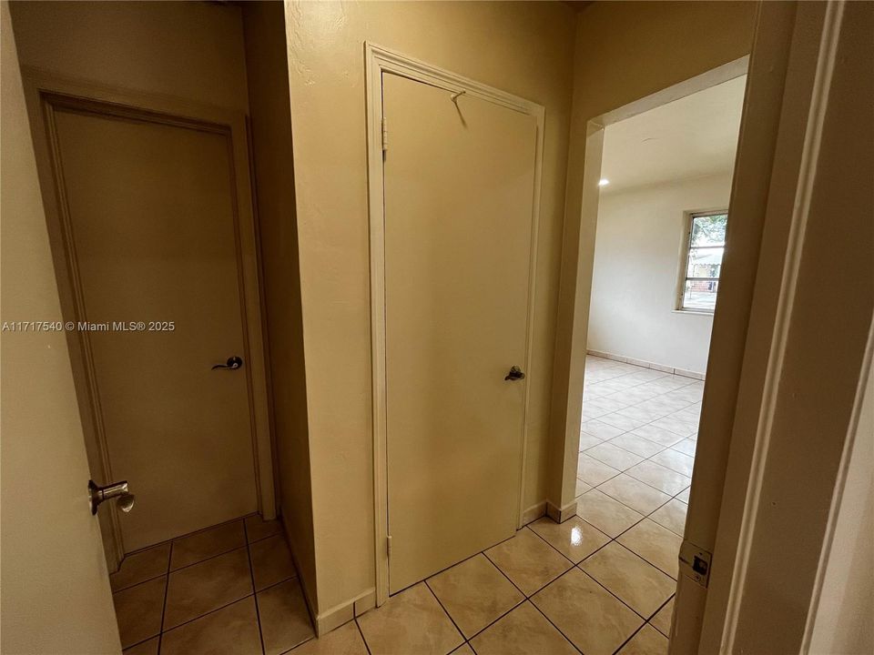 For Rent: $4,499 (3 beds, 2 baths, 1554 Square Feet)