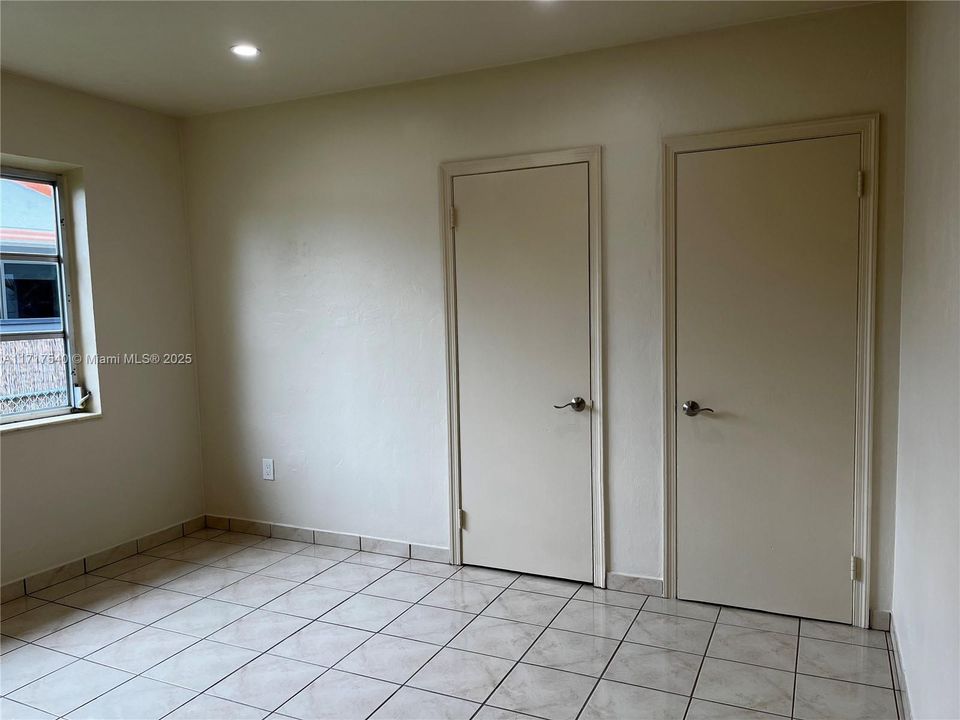 For Rent: $4,499 (3 beds, 2 baths, 1554 Square Feet)