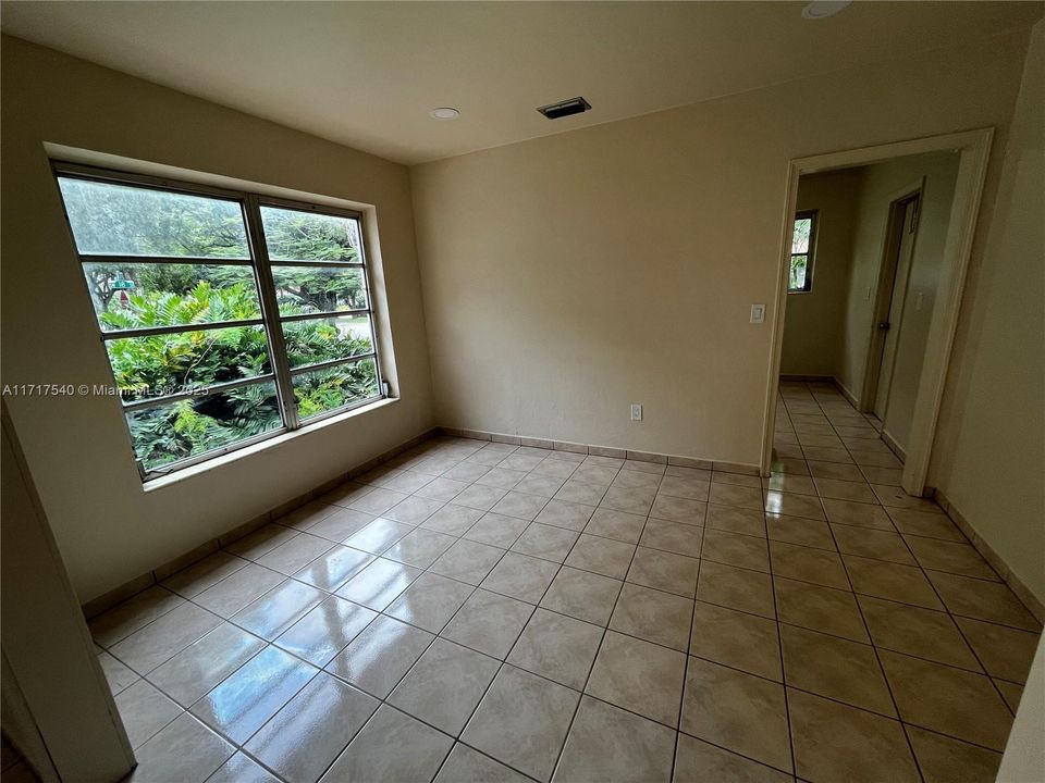 For Rent: $4,499 (3 beds, 2 baths, 1554 Square Feet)