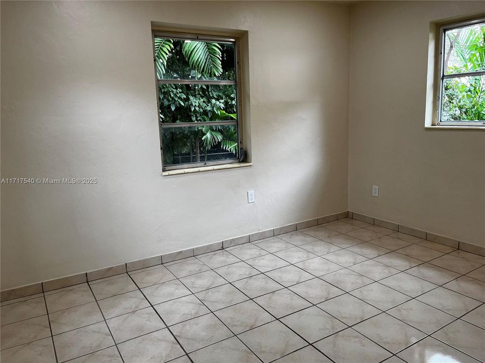 For Rent: $4,499 (3 beds, 2 baths, 1554 Square Feet)