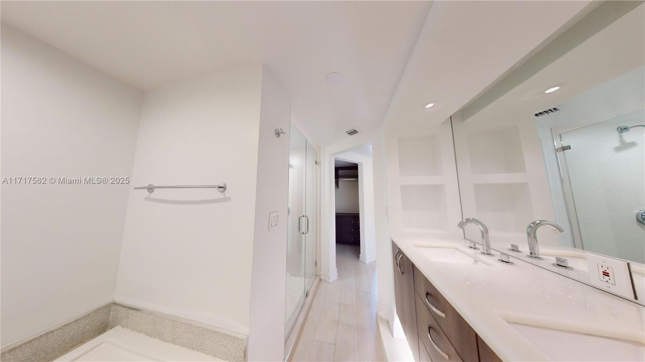 For Sale: $460,000 (2 beds, 2 baths, 1455 Square Feet)