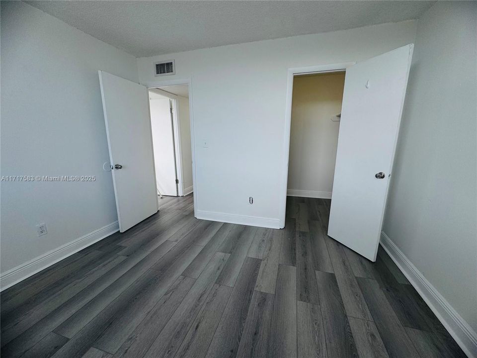 For Rent: $2,000 (2 beds, 2 baths, 1036 Square Feet)