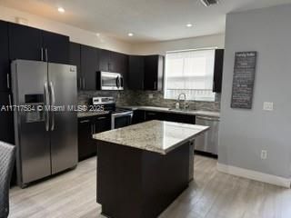 For Rent: $3,200 (3 beds, 2 baths, 1447 Square Feet)