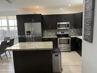 For Rent: $3,200 (3 beds, 2 baths, 1447 Square Feet)