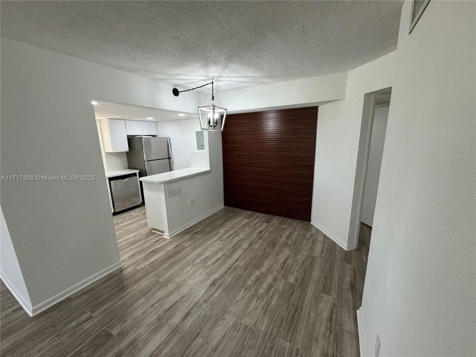 For Sale: $124,999 (2 beds, 2 baths, 950 Square Feet)