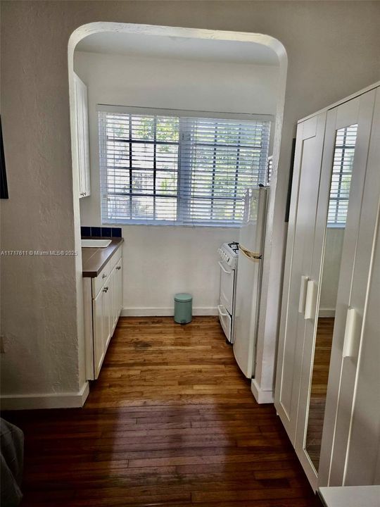 For Rent: $1,999 (1 beds, 1 baths, 446 Square Feet)