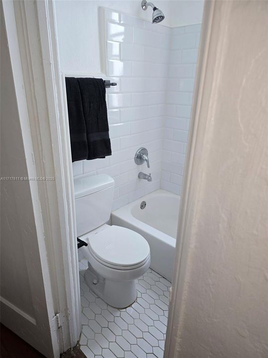 For Rent: $1,999 (1 beds, 1 baths, 446 Square Feet)