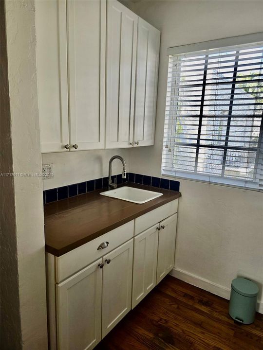 For Rent: $1,999 (1 beds, 1 baths, 446 Square Feet)