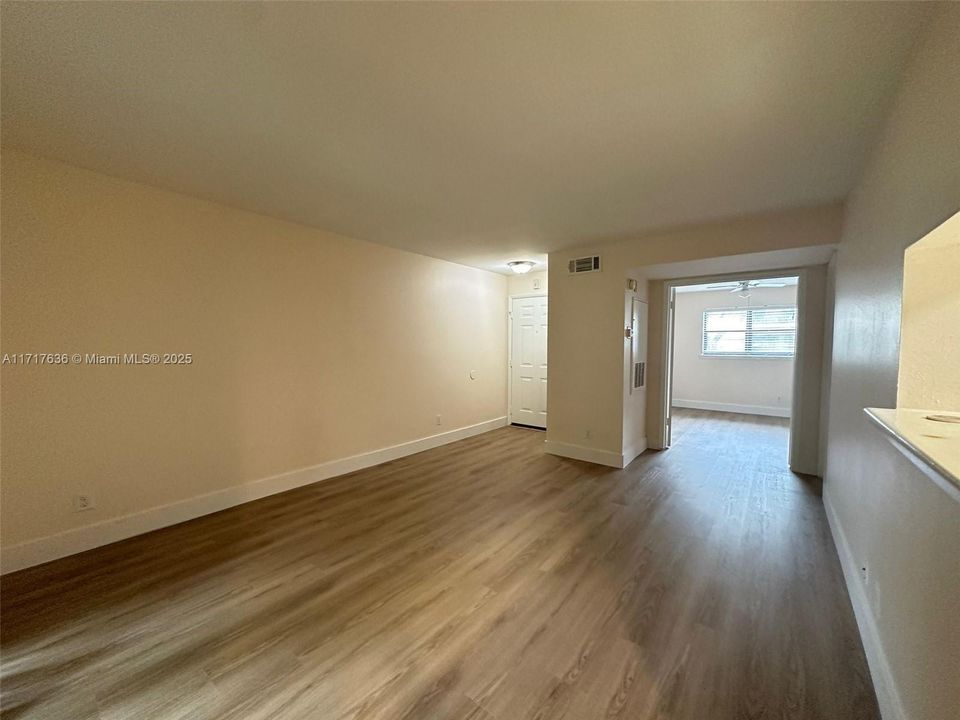 For Rent: $1,670 (1 beds, 1 baths, 630 Square Feet)