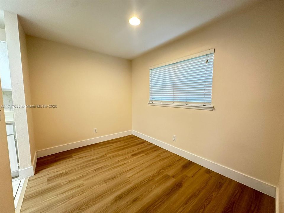 For Rent: $1,670 (1 beds, 1 baths, 630 Square Feet)