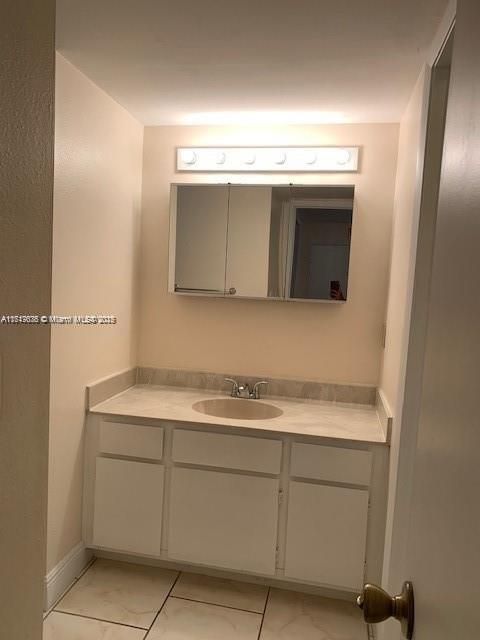 For Rent: $1,670 (1 beds, 1 baths, 630 Square Feet)