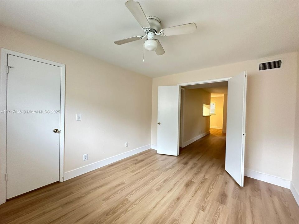 For Rent: $1,670 (1 beds, 1 baths, 630 Square Feet)