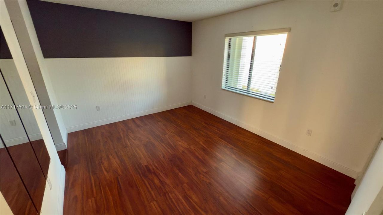 For Rent: $3,000 (3 beds, 2 baths, 1055 Square Feet)