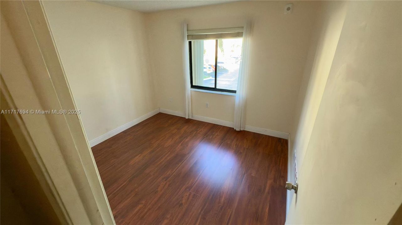 For Rent: $3,000 (3 beds, 2 baths, 1055 Square Feet)