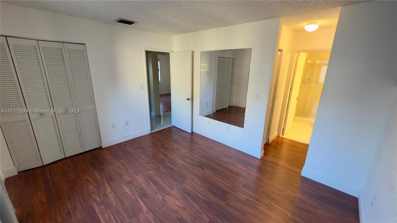 For Rent: $3,000 (3 beds, 2 baths, 1055 Square Feet)