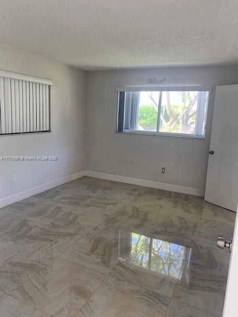 For Rent: $2,300 (2 beds, 2 baths, 840 Square Feet)