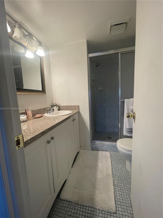 For Rent: $1,850 (2 beds, 2 baths, 850 Square Feet)