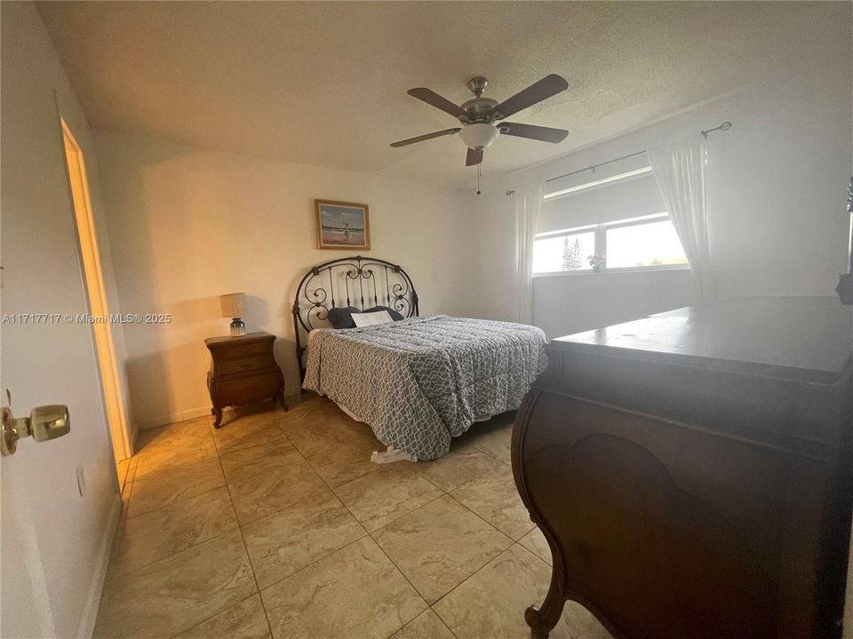 For Rent: $1,850 (2 beds, 2 baths, 850 Square Feet)