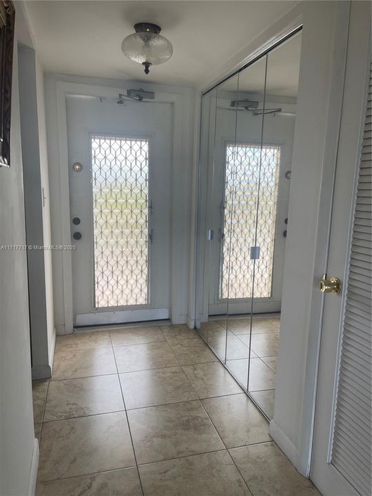 For Rent: $1,850 (2 beds, 2 baths, 850 Square Feet)