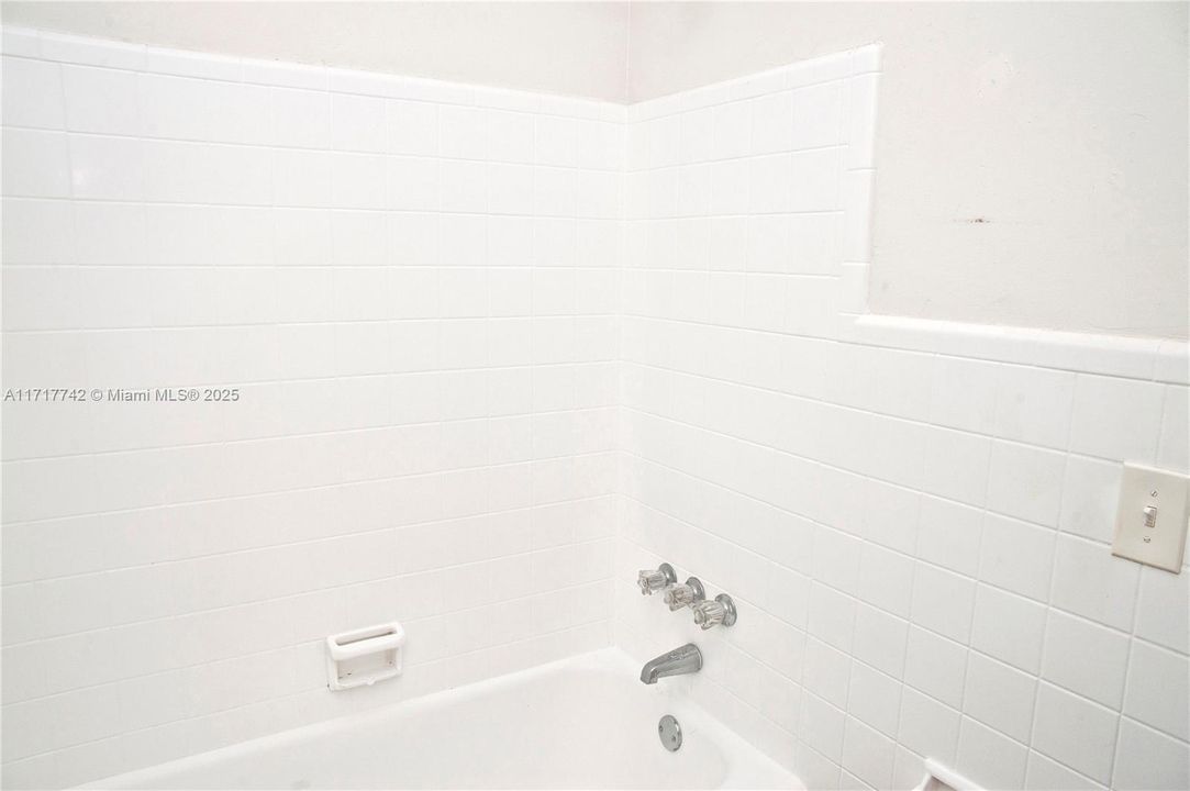 For Rent: $1,600 (1 beds, 1 baths, 650 Square Feet)