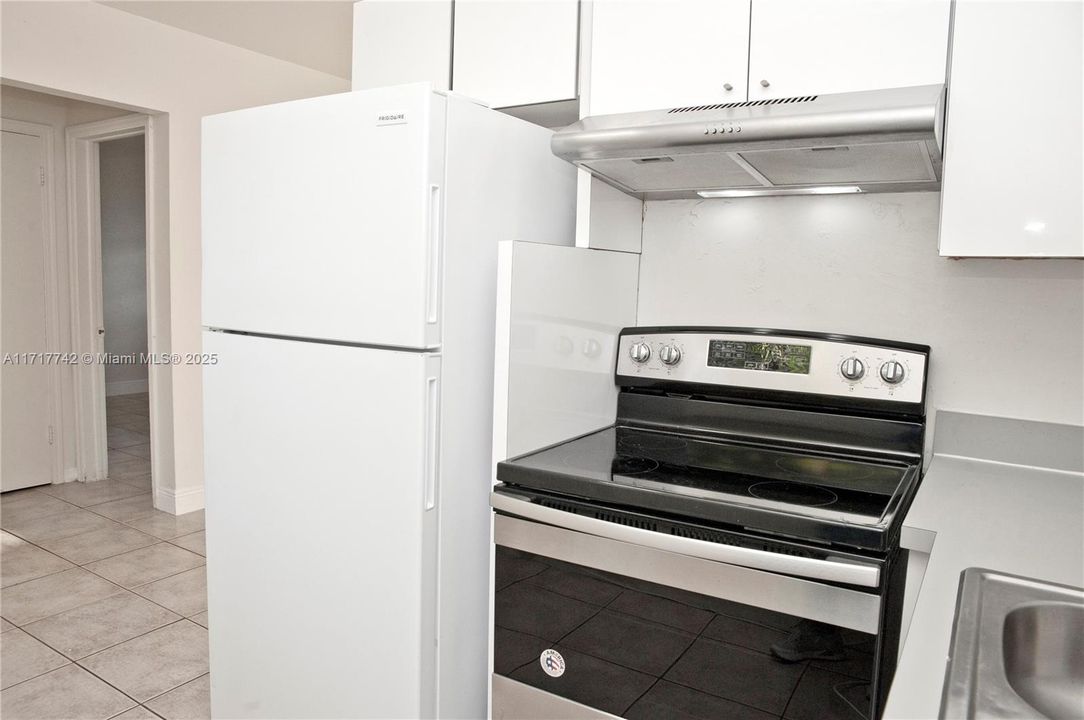 For Rent: $1,600 (1 beds, 1 baths, 650 Square Feet)