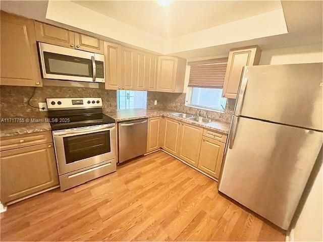 For Rent: $1,750 (1 beds, 1 baths, 670 Square Feet)