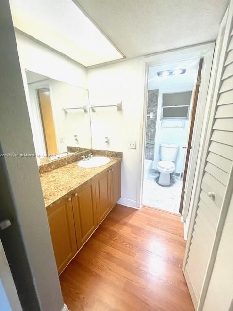 For Rent: $1,750 (1 beds, 1 baths, 670 Square Feet)