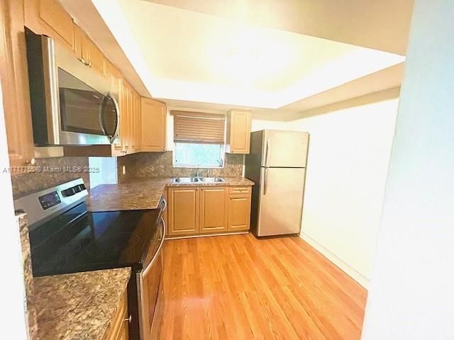 For Rent: $1,750 (1 beds, 1 baths, 670 Square Feet)