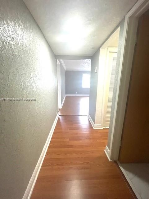 For Rent: $1,750 (1 beds, 1 baths, 670 Square Feet)