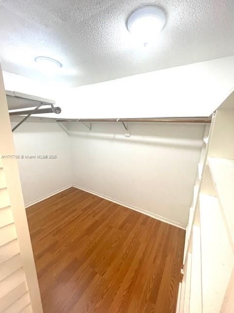 For Rent: $1,750 (1 beds, 1 baths, 670 Square Feet)