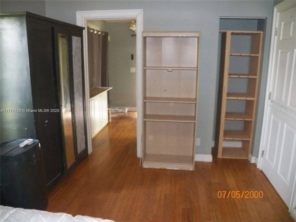 For Rent: $1,175 (1 beds, 1 baths, 3559 Square Feet)