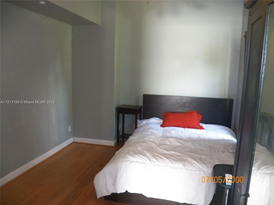 For Rent: $1,175 (1 beds, 1 baths, 3559 Square Feet)