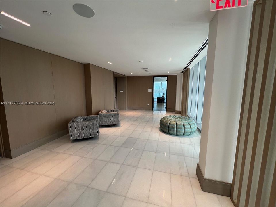 For Sale: $725,000 (1 beds, 1 baths, 680 Square Feet)