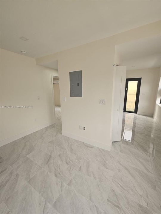 В аренду: $1,950 (1 спален, 1 ванн, 1065 Квадратных фут)